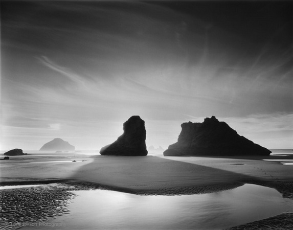 <b>Seastacks at Sunset,<br>
Bandon Beach, Oregon</b></p>
Image #546</p>
Film capture and silver gelatin print.</p>
Available in 8x10, 11x14 and 16x20 inch prints.</p>
