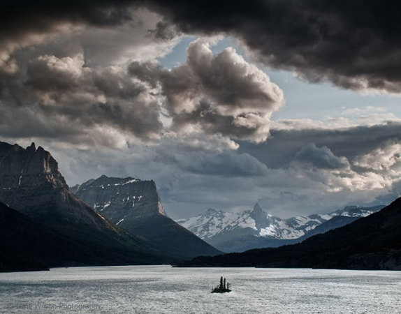 <b>Wild Goose Island & Lake St. Mary,<br>
Glacier National Park</b></p>
Image #D1617</p>
Digital capture and print.</p>
Available in 11x14 and 13x16 inch prints.</p>
