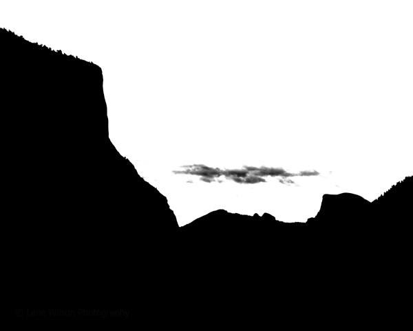 <b>Yosemite Valley & Cloud</b></p>
Image #2000</p>
Film capture and silver gelatin print.</p>
Available in 3.5x4.5 and 8x10 inch prints.</p>

